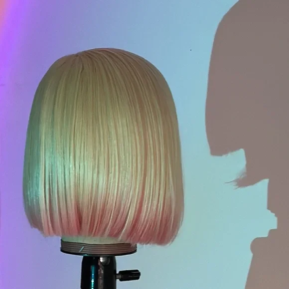 Synthetic bob blonde wig - Picture 4 of 8